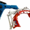 Roboter mit Greifer für Stossfänger (aufgebaut aus PreciGrip Baukasten)